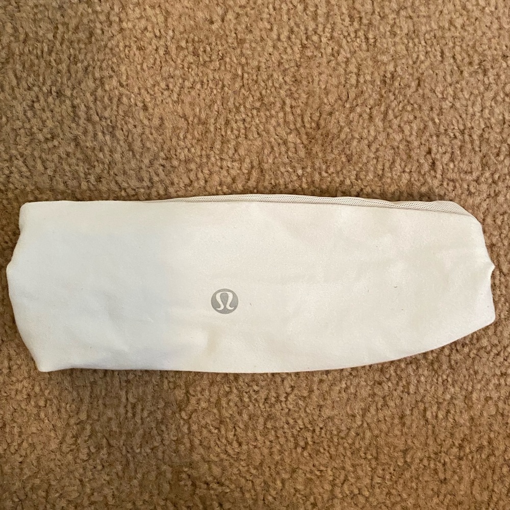 White lululemon headband